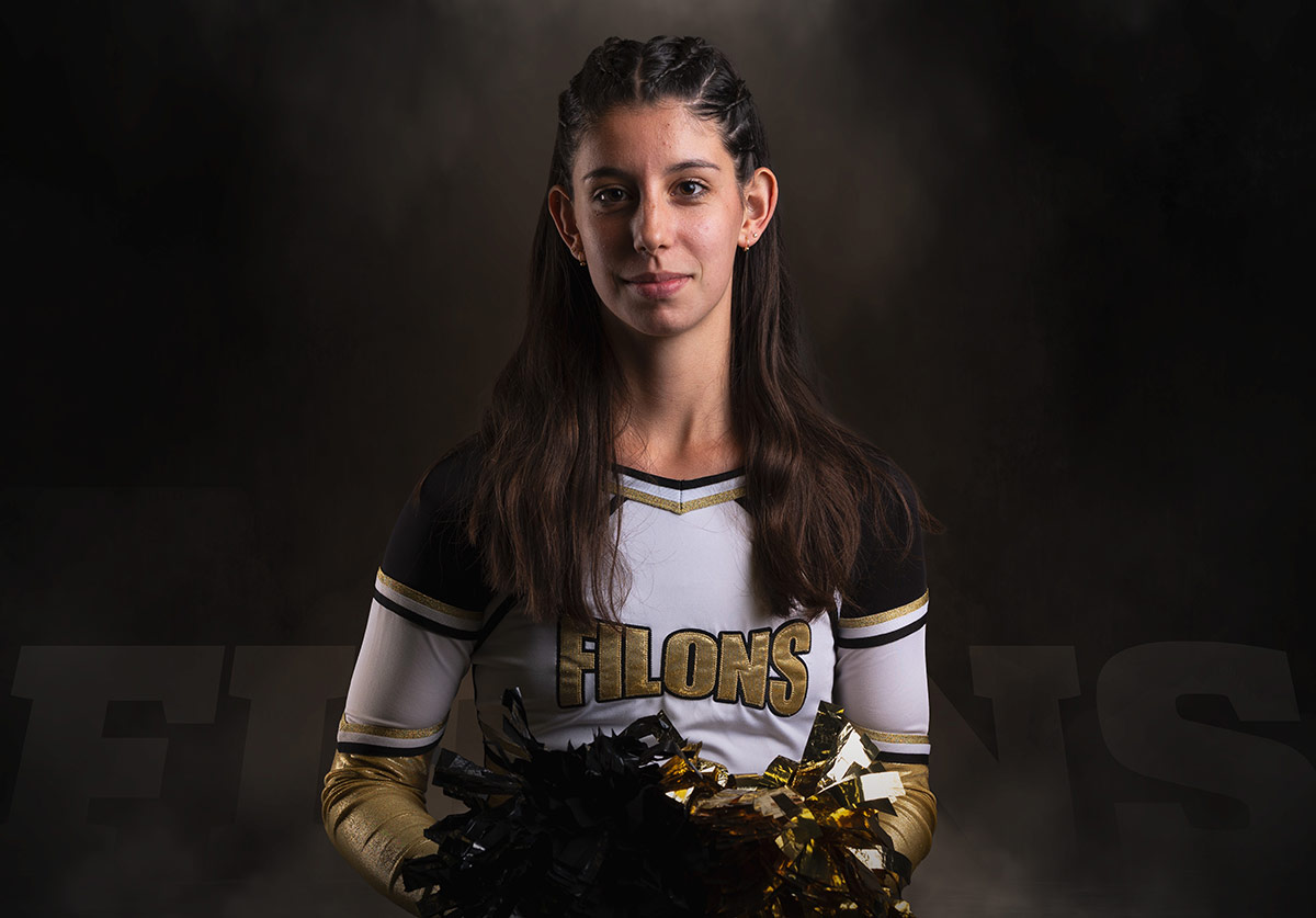 Suzie Queyrel -- Cheerleader
