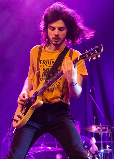 Guitariste à l'événement Cégep en spectacle